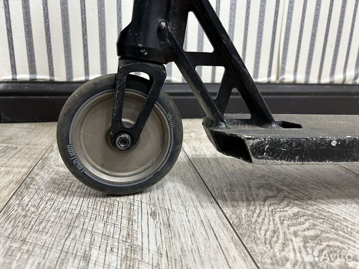 Трюковой самокат Tech Team Hobo