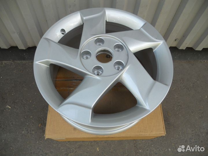 Диск Оригинальный Renault 403008702R