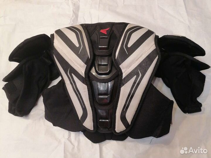 Нагрудник Easton Junior L/G. L80