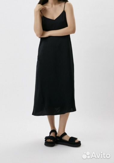 Платье Uniqlo