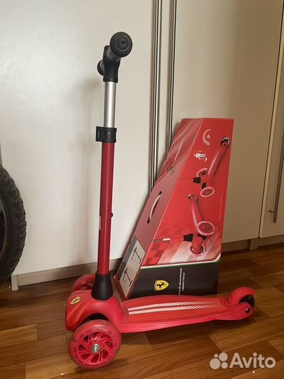 Самокат детский ferrari