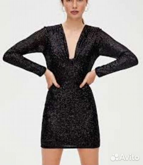 Черное платье мини с пайетками S Pull&Bear