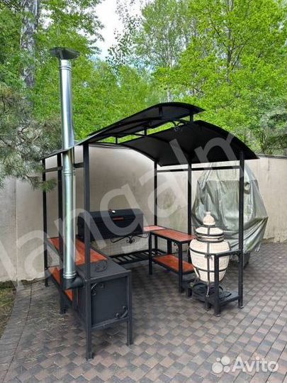 Мангал с крышей