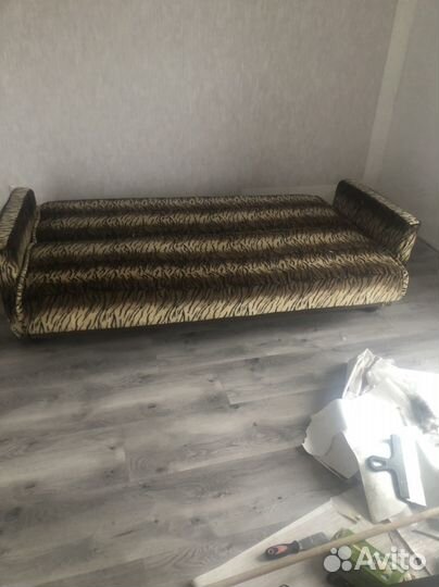 Диван
