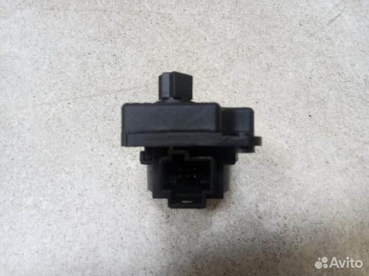 Сервопривод заслонок печки Ford Focus 3 CB8