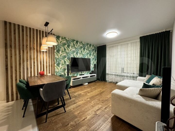 3-к. квартира, 90 м², 2/25 эт.