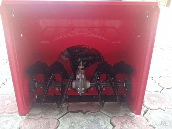 Снегоуборочная машина бензиновая