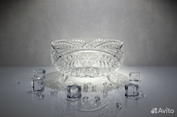 Салатник хрустальный на ножках