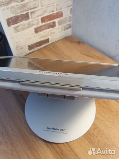 Монитор Samsung 19 дюймов 193p