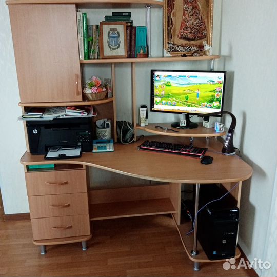 Компьютерный стол