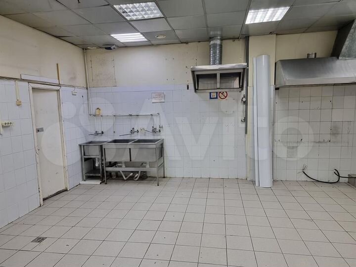 Сдам торговое помещение, 111.6 м²