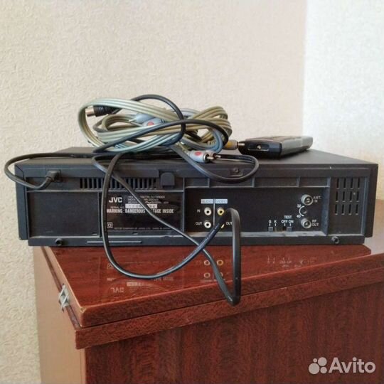 Кассетный видеомагнитофон JVC на запчасти