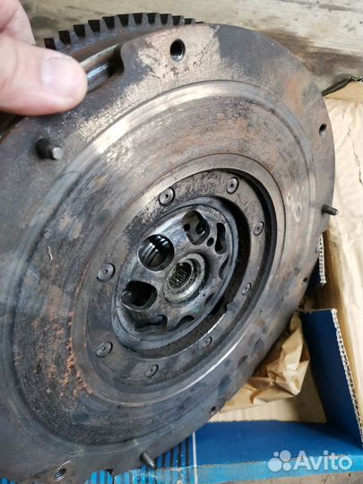 Маховик двухмассовый 2294000631 sachs