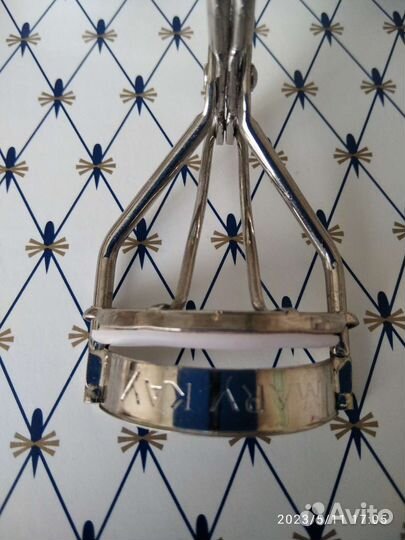 Щипцы для завивки ресниц mary kay