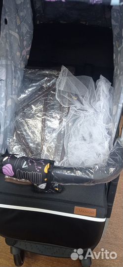 Коляска прогулочная Luxmom