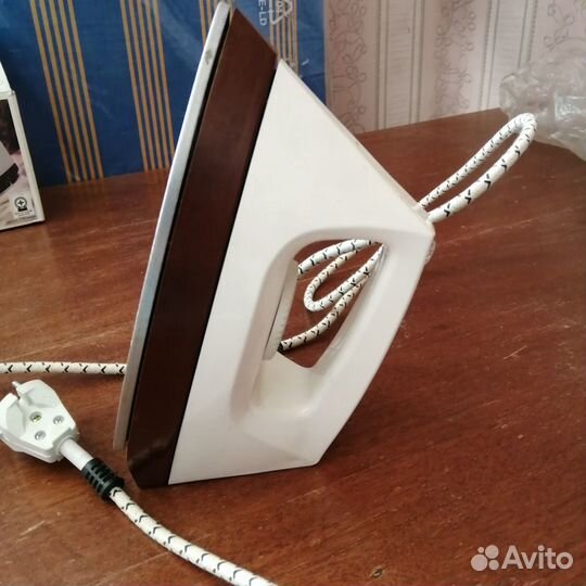 Два электроутюга винтаж новый и бу
