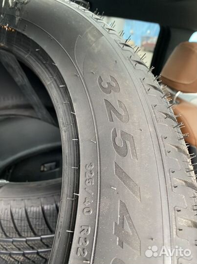 Pirelli Scorpion Winter 325/40 R22 и 285/45 R22