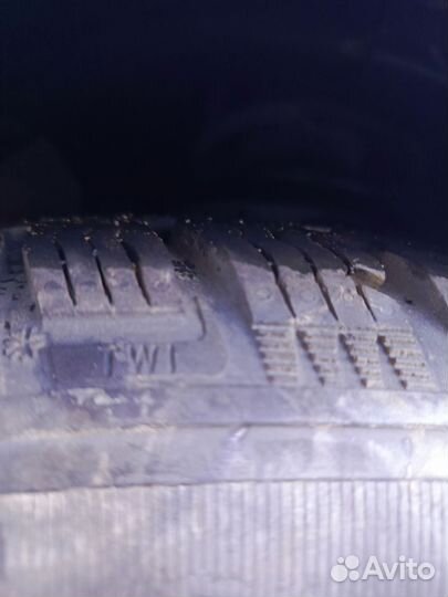 Kormoran Snow 245/45 R18