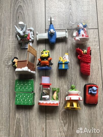 Игрушки из киндер сюрприз Макси