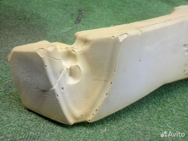 Уплотнитель задний левый Ford Focus 3 седан 1.6