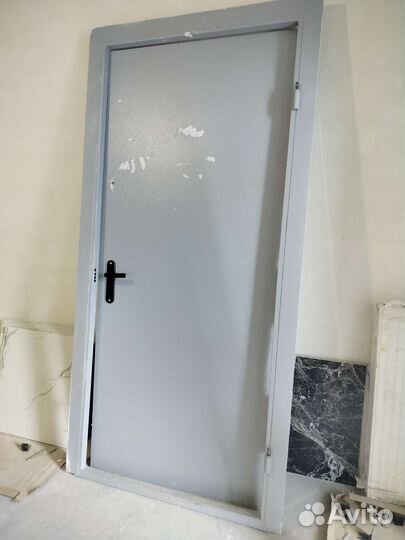 Дверь металлическая от застройщика