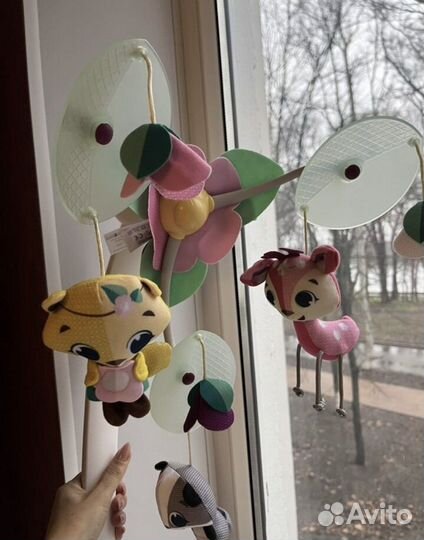Музыкальный мобиль на кроватку