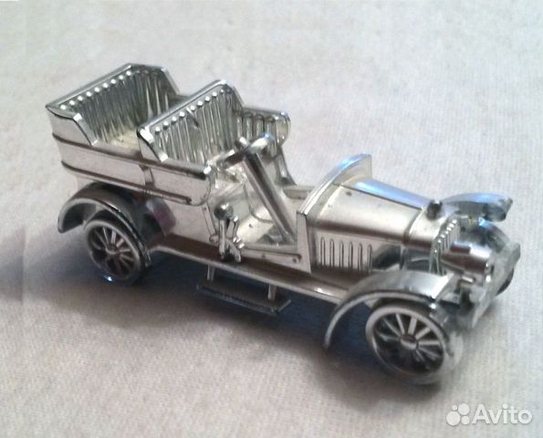 Масштабная модель старинной машины хром