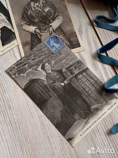 Открытки с прелестными француженками