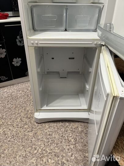 Холодильник Indesit NO frost