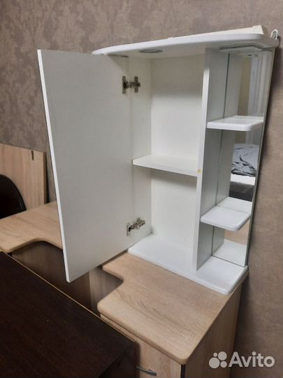 Шкафчик для ванной навесной с зеркалом