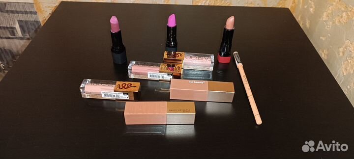 Матовые помады и блески