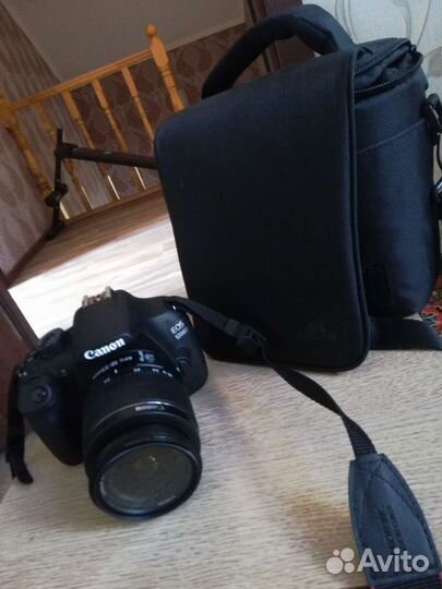 Зеркальный фотоаппарат canon 1200D