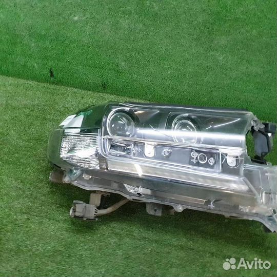 Фара правая Тойота Ленд Крузер 200 (2015-2021)