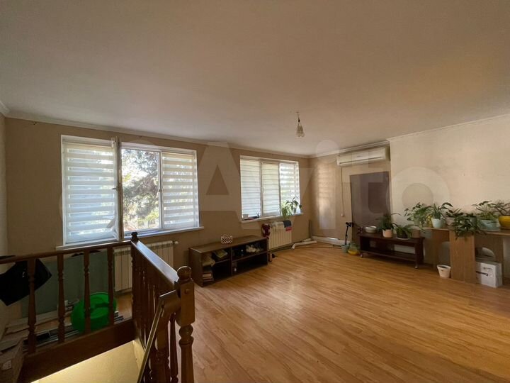 4-к. квартира, 114 м², 2/4 эт.