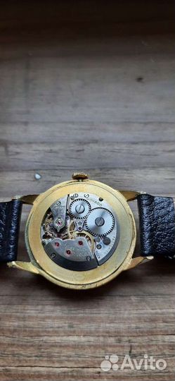 Антикварные позолоченные часы Movado. Щвейцария