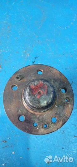 Передняя ступица Mercedes-Benz W124 седан M111E22