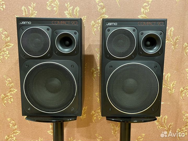 Усилитель Yamaha DSP-A5 и акустика Jamo Compact 90