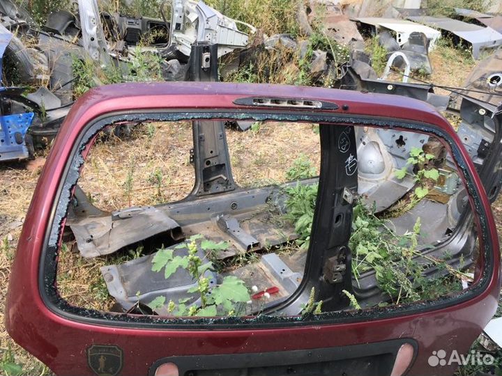 Дверь багажника задняя Renault Scenic компактвэн