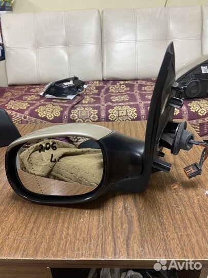 Зеркало левое Peugeot 206 98-12г