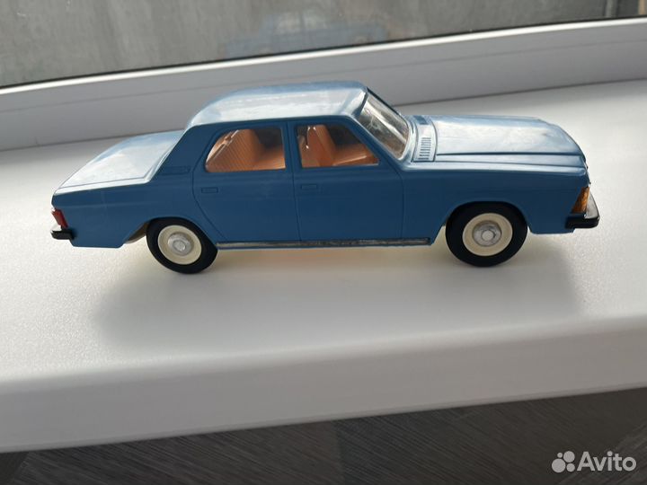 Автомобиль газ 3102 Волга