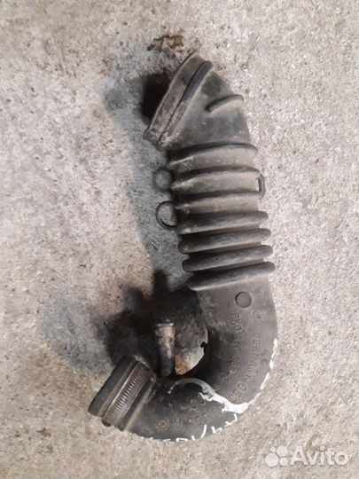 Патрубок воздушного фильтра Audi A4