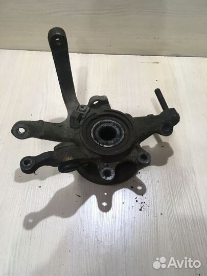 Кулак задний правый мерседес W220