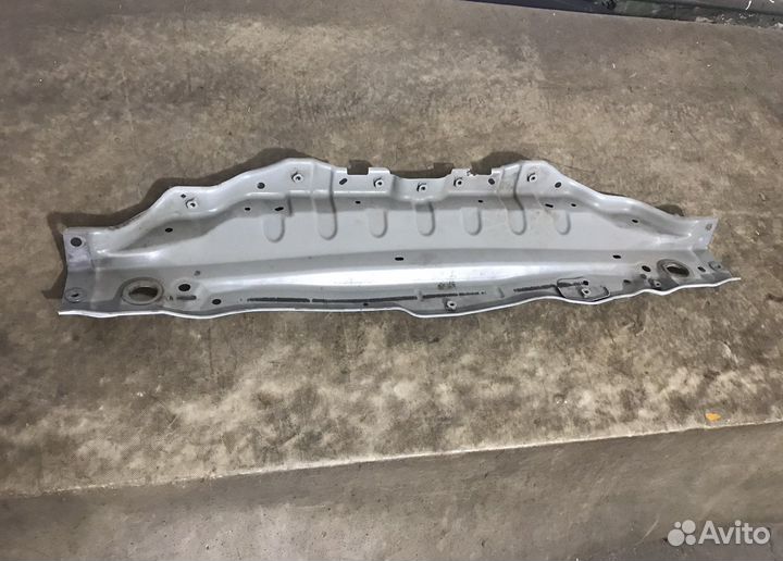 Панель телевизора верхняя Lexus RX4