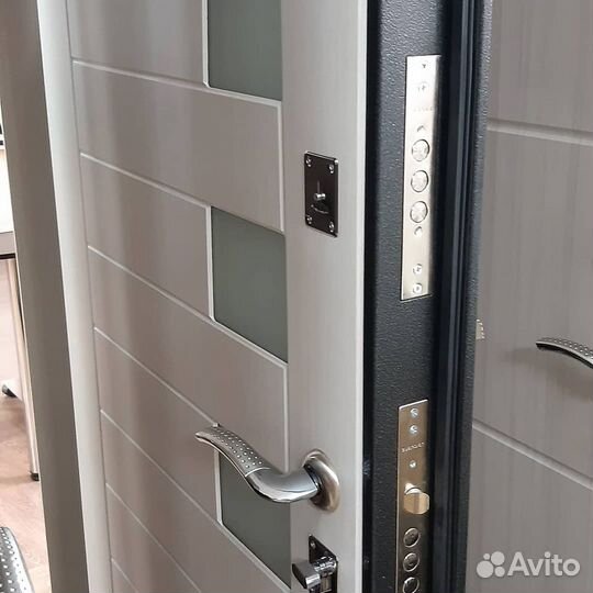 Двери входные и межкомнатные