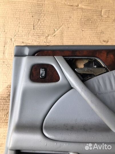 Обшивка двери задней правой Мерседес W210(577)