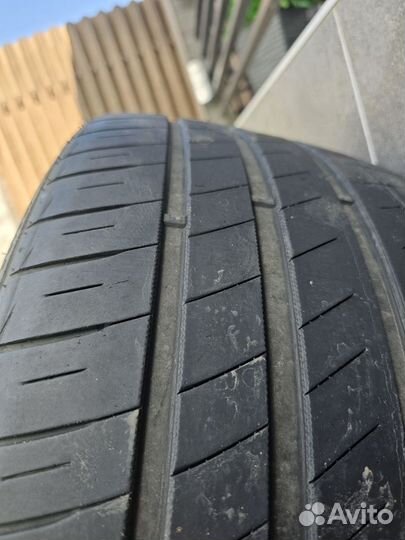 Accelera Alpha 275/35 R20