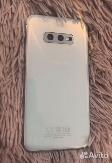 Samsung Galaxy S10e, 6/128 ГБ