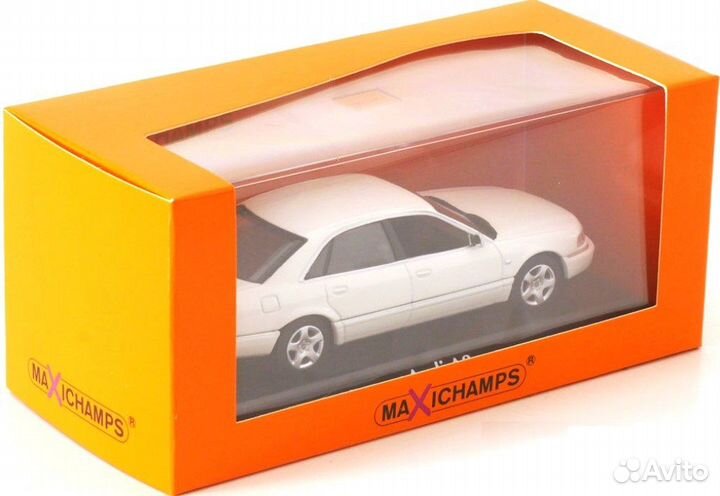 Модель Audi A8 (D2) 1999 белый 1:43 minichamps