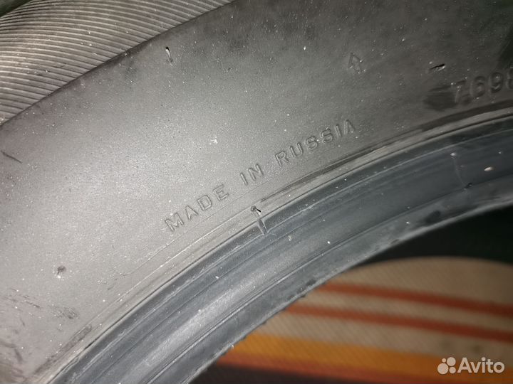 Bridgestone Blizzak Revo GZ 215/60 R17 96S