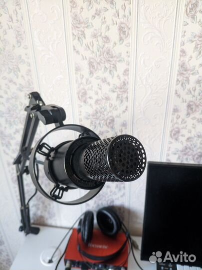 Микрофон студийный Fifine k688 usb/xlr